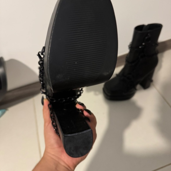 Brand new without box Gloomed and doomed boots - Picture 3 of 4